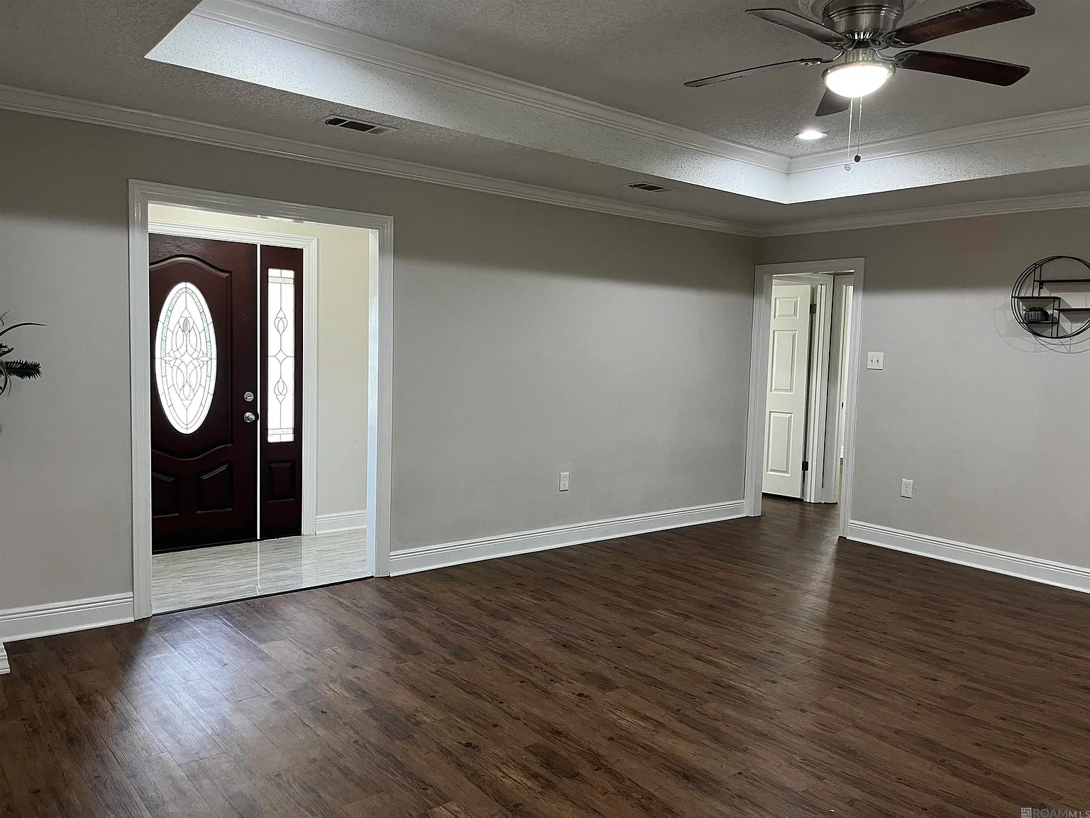 3 bed, 2214 sqft, $2,100 — Photo 3