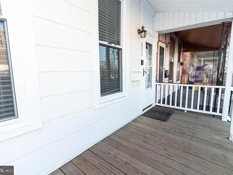 635 Chambers St — Photo 4