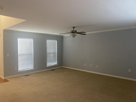 4th image of 950 Cobble Dr