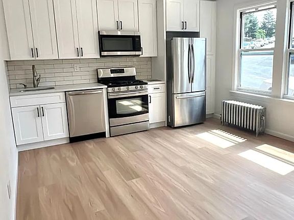 2nd image of 132 Highland Ave #3S