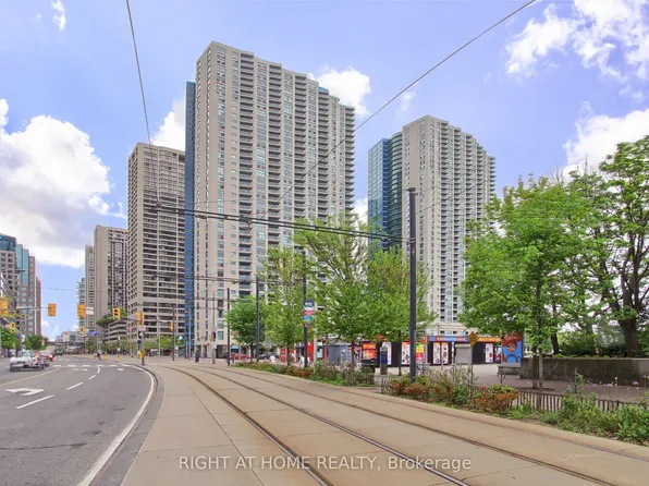 77 Harbour Sq #504, Toronto, ON M5J 2S2