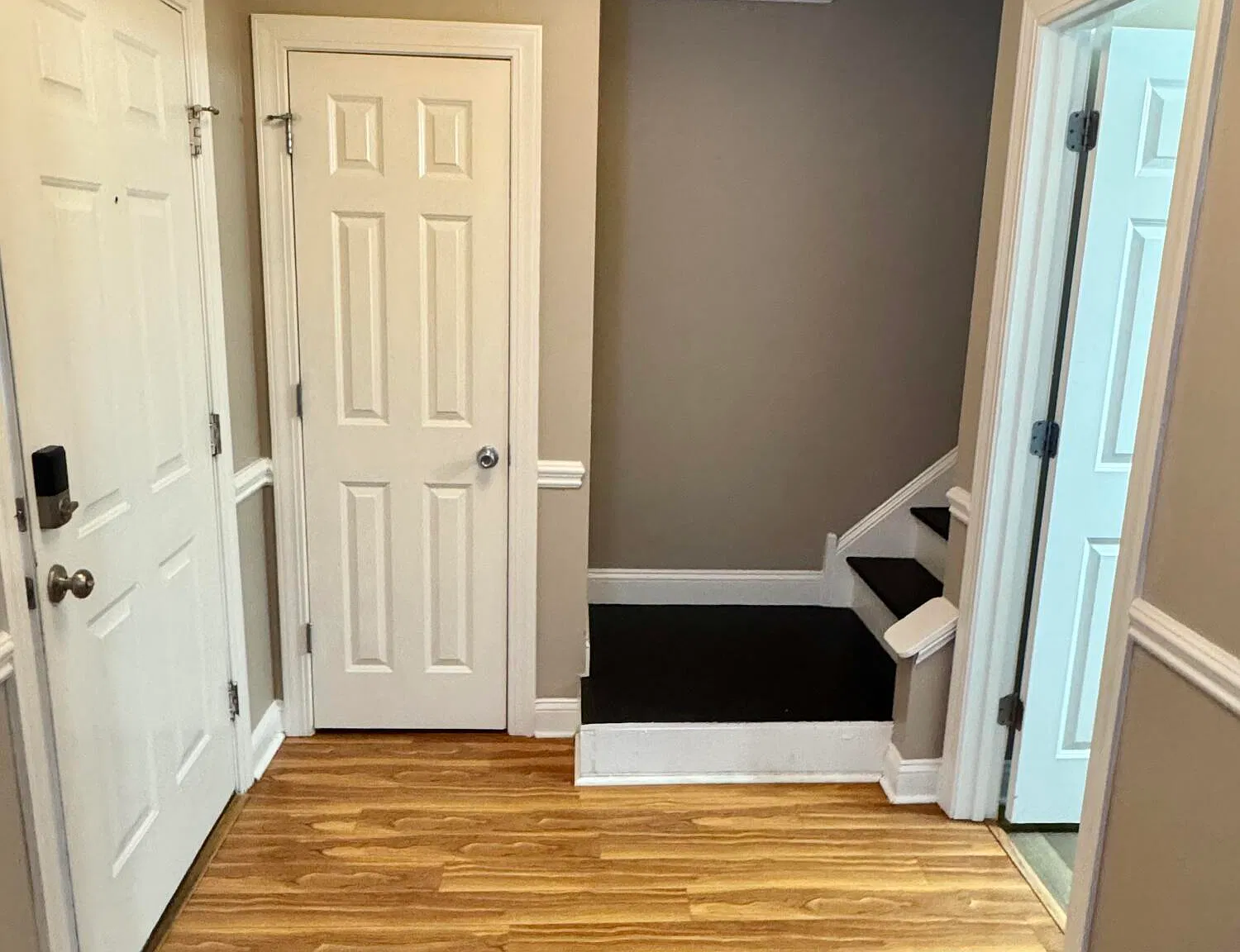 3 bed, 2.5 bath, $1,600 — Photo 2