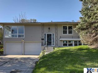 3995 Iowa St, Omaha, NE 68112