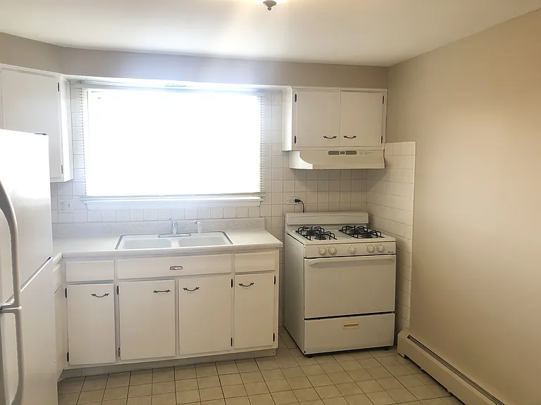 1469 Meyer St #6 — Photo 2