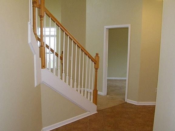 Garage entrance hallway