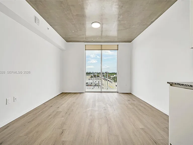 475 NE 125 N #504 — Photo 14