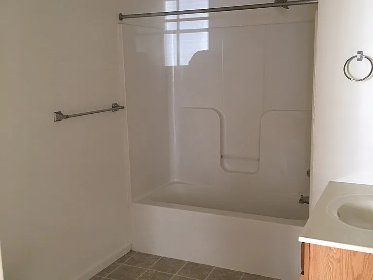 37 Christine Dr — Photo 4