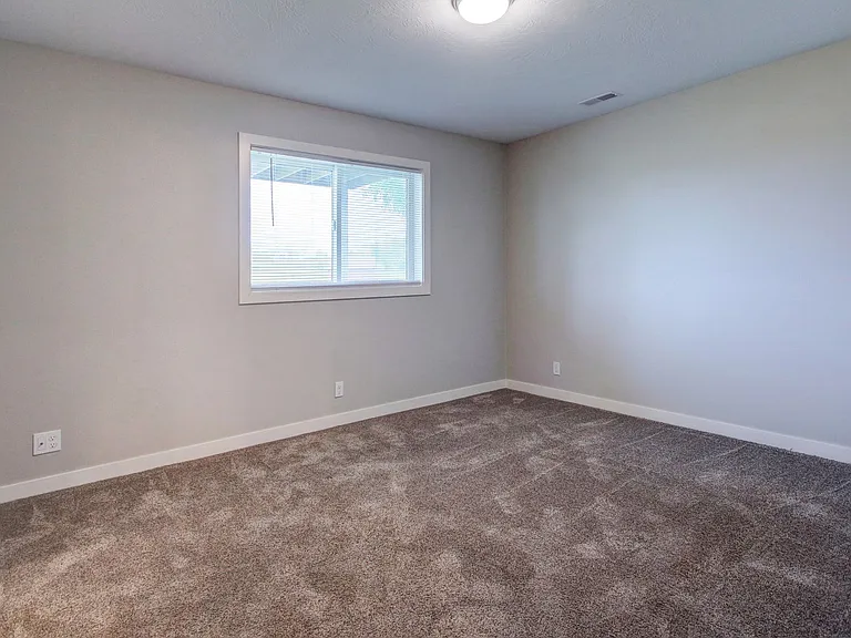 298 Northwest Xing — Photo 4