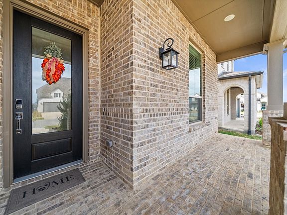 4th image of 2409 Plover Ln