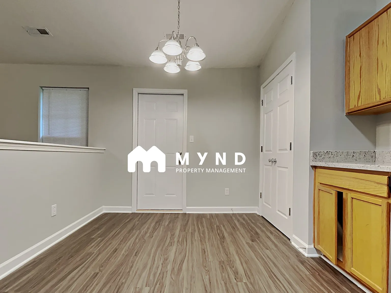 3 bed, 2.0 bath, 1170 sqft, $1,595 — Photo 3