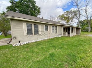 208 N Kinney Ave, Iowa, LA 70647