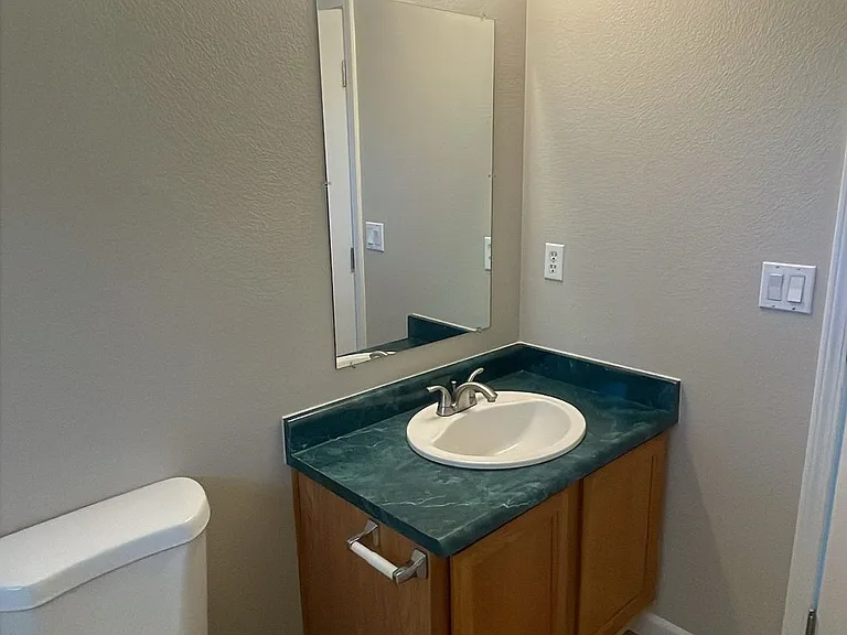 2120 Country Club Dr — Photo 11