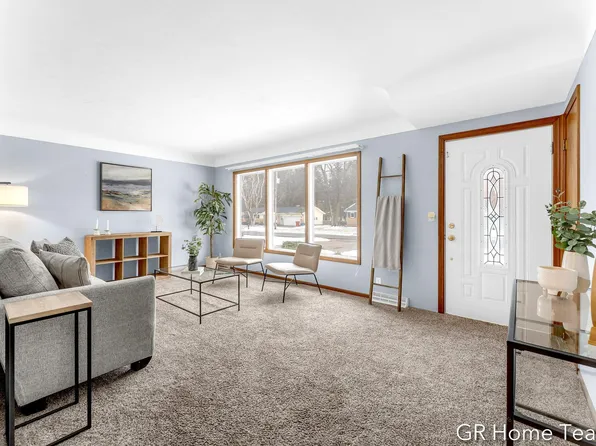 3300 Las Vegas Dr NE, Belmont, MI 49306