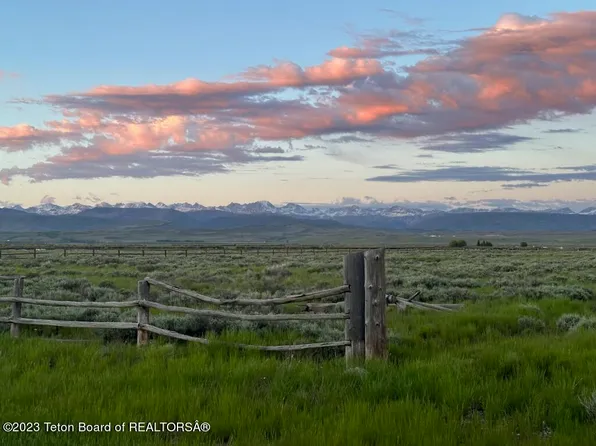 4 Carter Ave, Pinedale, WY 82941