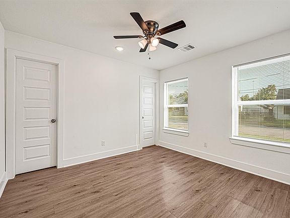 5th image of 5729 Newport St #B