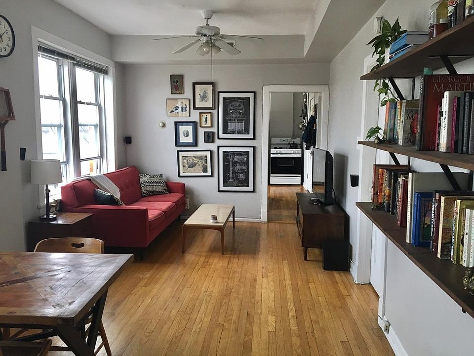 1st image of 3049 W Medill Ave APT 3E