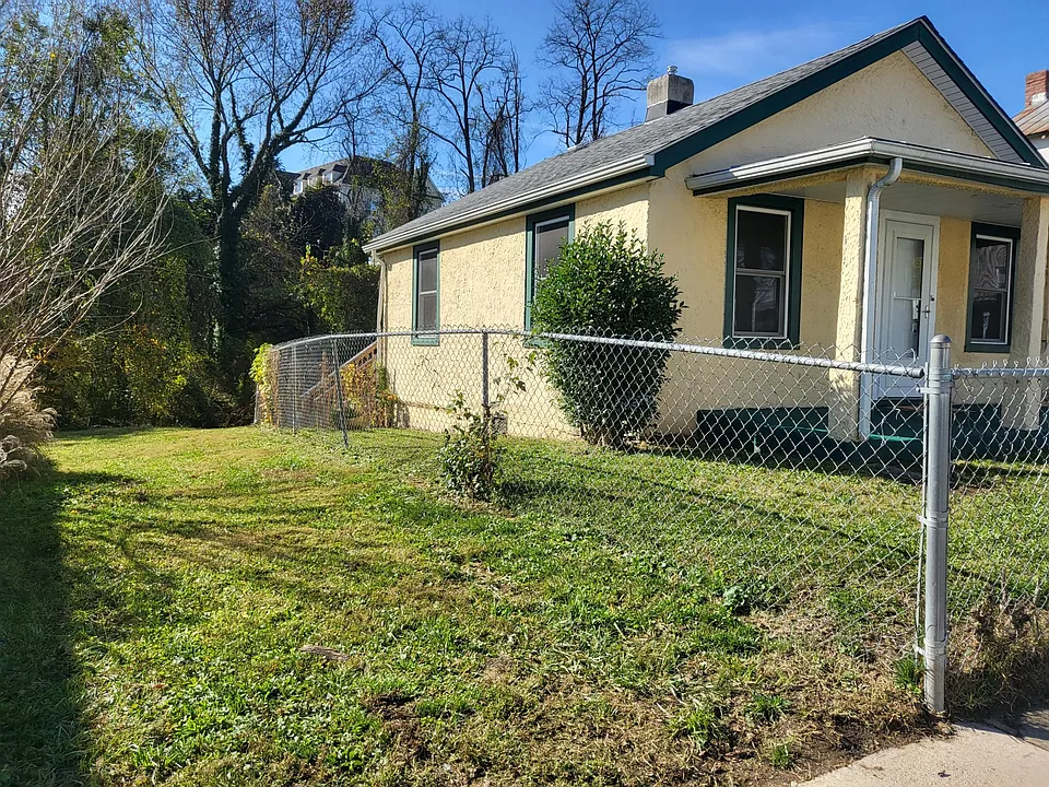 1006 Page St