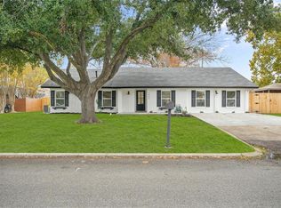 2403 Smith Ave, Taylor, TX 76574