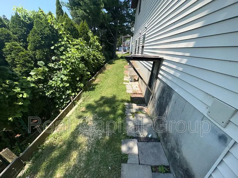 422 Spring St #1 — Photo 19