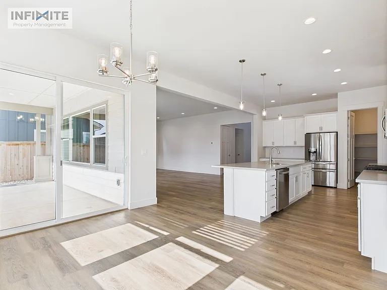 1611 Wyatt Earp Ct — Photo 28