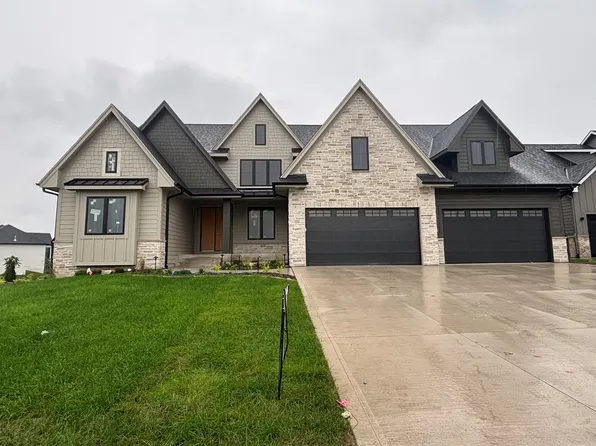 3837 NW 183rd St, Clive, IA 50325