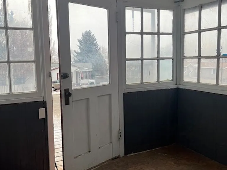 1102 Hamilton St — Photo 2