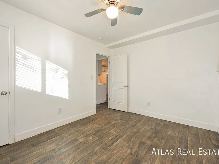132 W Ida Ave — Photo 10