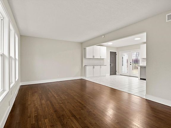 2nd image of 7239 Beverly St