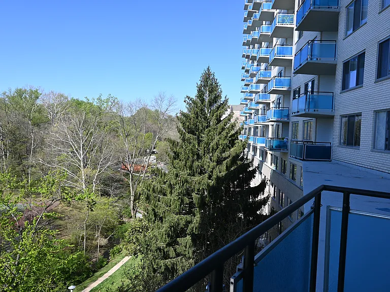 10500 Rockville Pike #415 — Photo 19