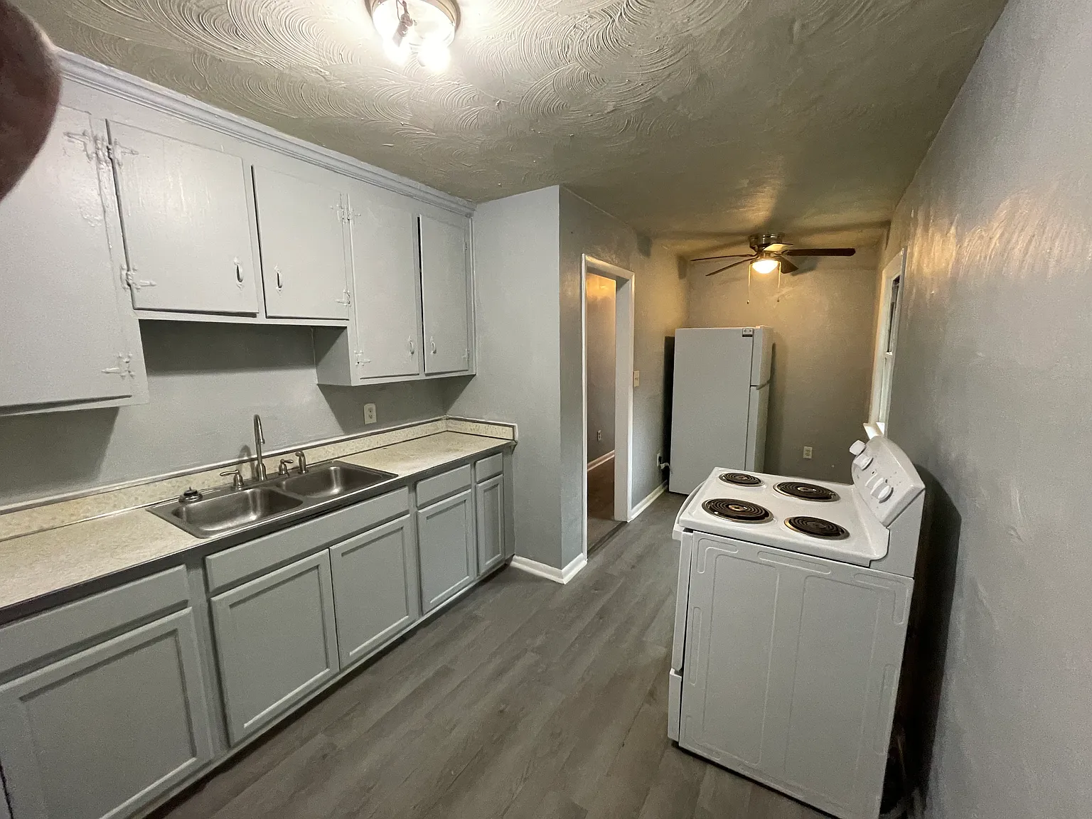 3 bed, 960 sqft, $1,535 — Photo 3