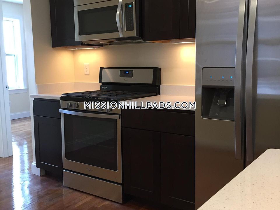 2nd image of 830 Huntington Ave #2UF