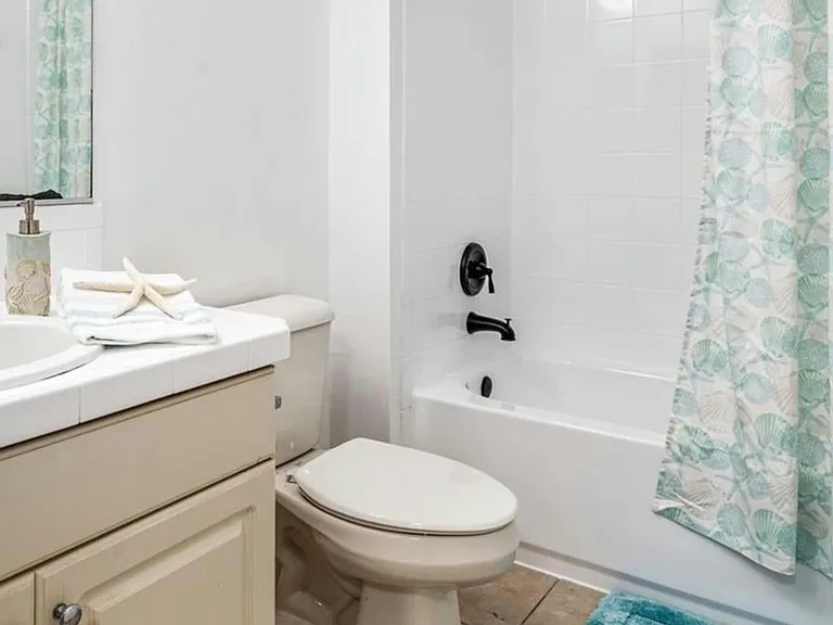 16013 Stags Leap Dr — Photo 29
