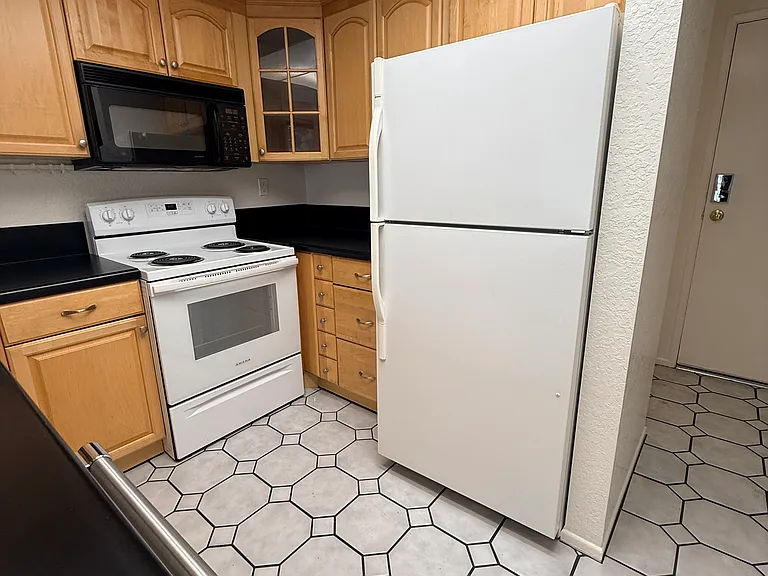 1016 Whitewater Dr — Photo 13