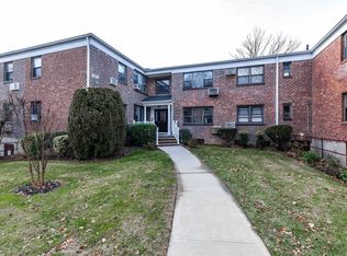 1199 E Broadway APT J23, Hewlett, NY 11557