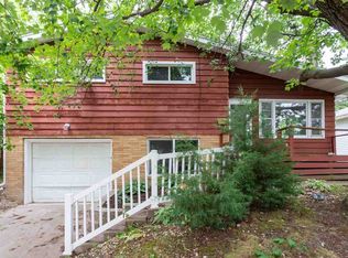 2222 Hoyt St, Dubuque, IA 52001