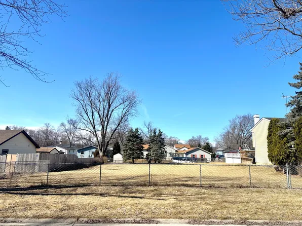 1414 N Pleasant Dr, Round Lake Beach, IL 60073
