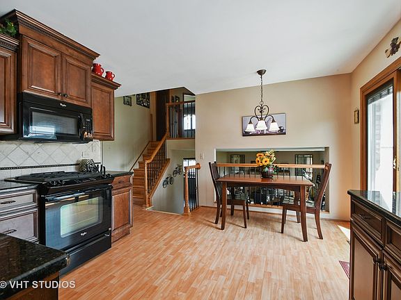 5th image of 17501 Mulberry Ave
