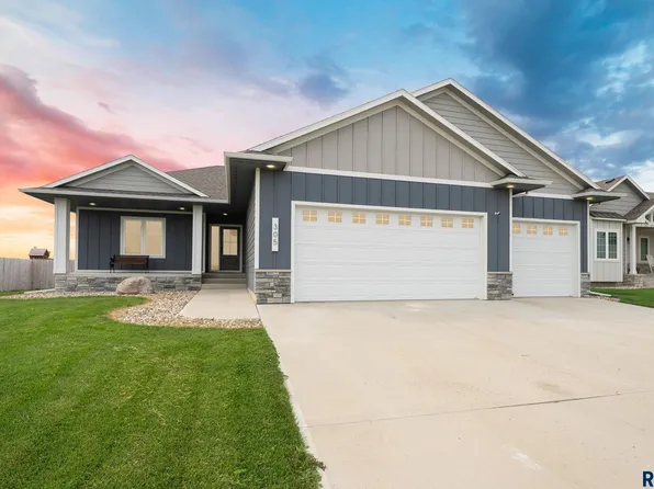 305 E 7th St, Tea, SD 57064