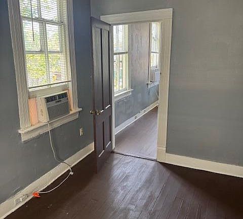 4th image of 272 Coming St APT A