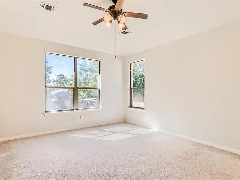 290 Maeves Way — Photo 7