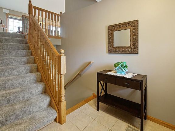 2nd image of 40737 Fahrion Ave