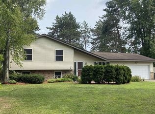 1524 Pine Grove Dr, Mosinee, WI 54455