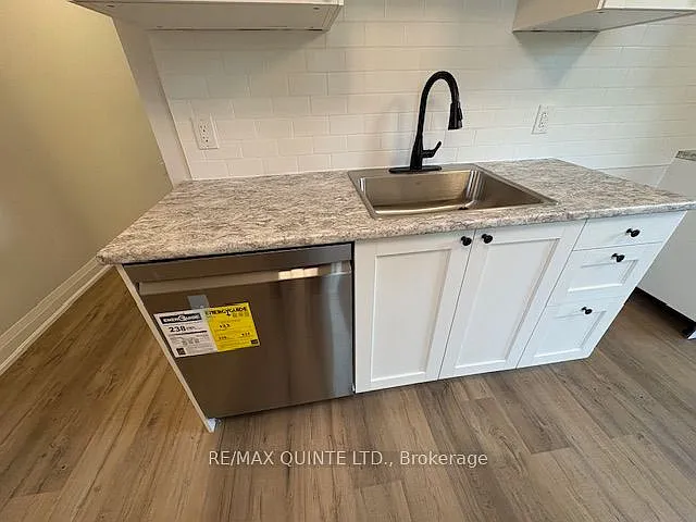 22 McGill St #2 — Photo 6