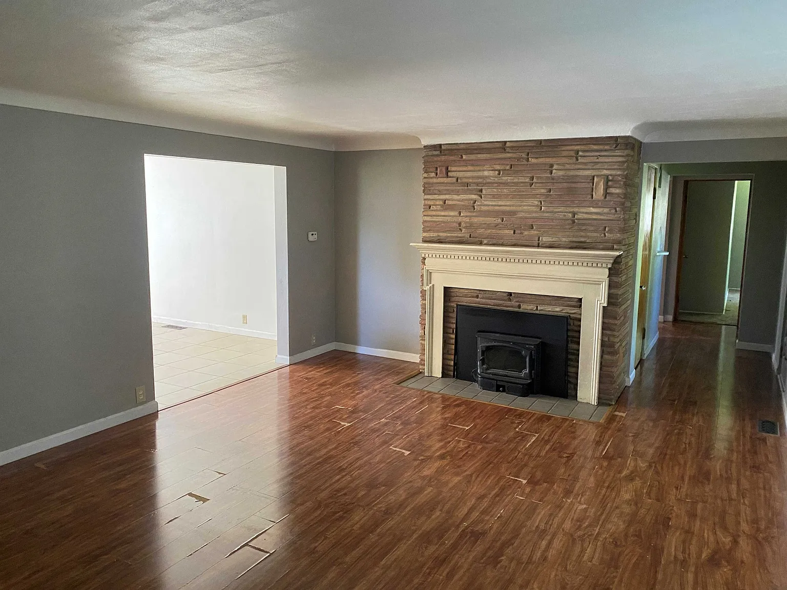 3 bed, 1.5 bath, 1300 sqft, $1,575 — Photo 2