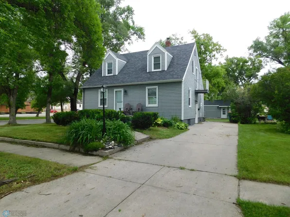 202 3rd Ave E, West Fargo, ND 58078