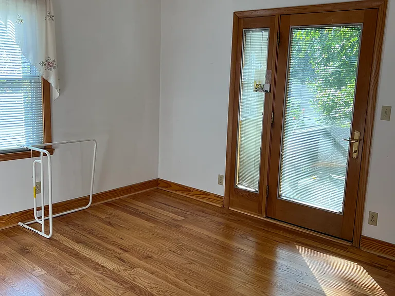 2708 Cornell St — Photo 2