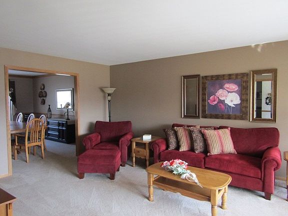 2nd image of 13516 W Oakwood Ct