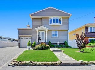 184 Inlet Dr, Lindenhurst, NY 11757