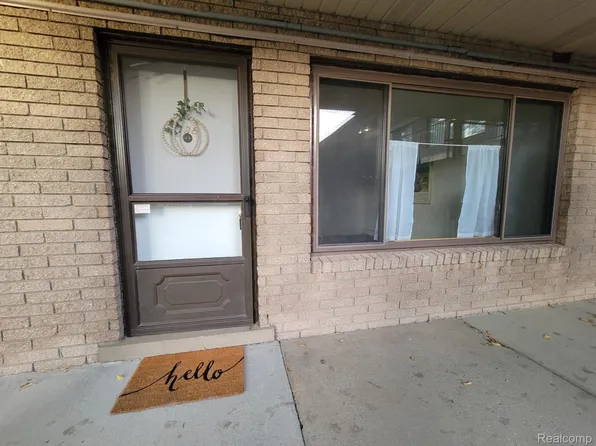 995 N Cass Lake Rd APT 128, Waterford, MI 48328