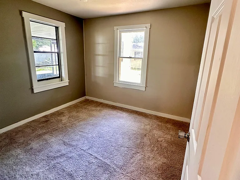 310 Cordova Rd — Photo 8
